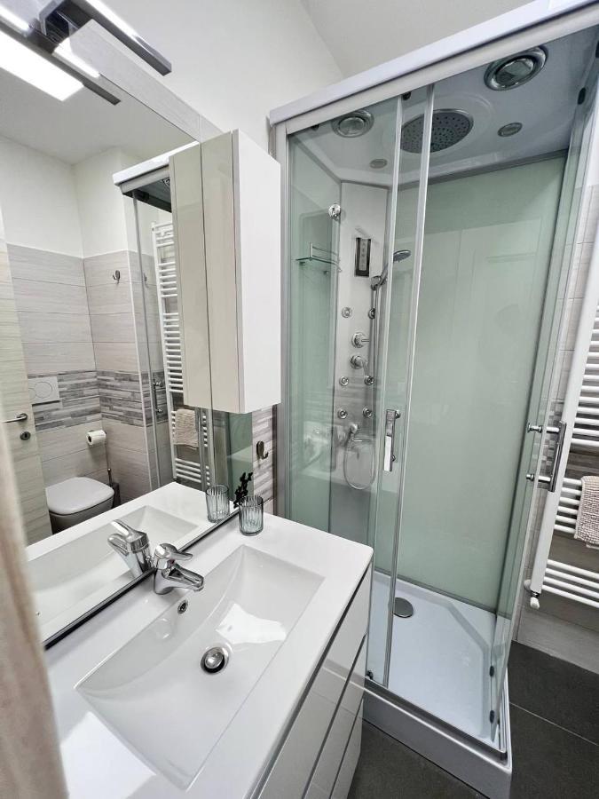 コッレーニョModern Loft Center Of Turin + Jacuzzi 30M Metroアパートメント エクステリア 写真